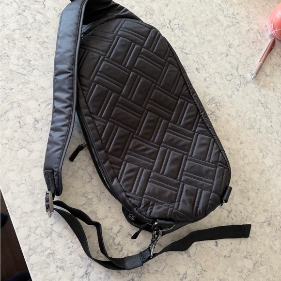 Lug Black Quilted Crossbody Bag “Hovercraft Sling back” - Picture 11 of 13